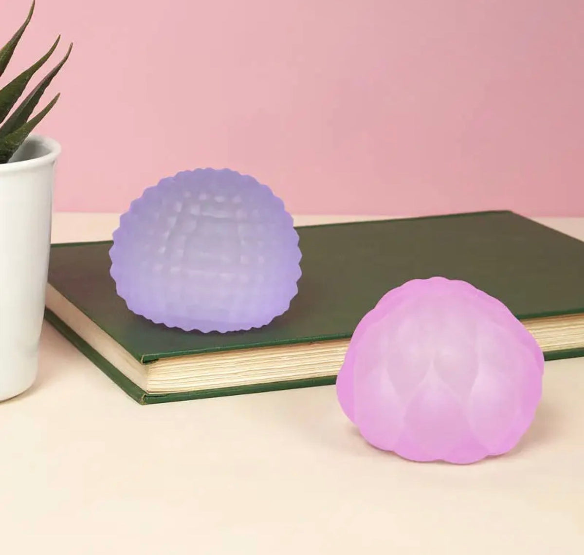 SPEKS Gump Surface Warm 2 Pack – Memory Gel Stress Balls