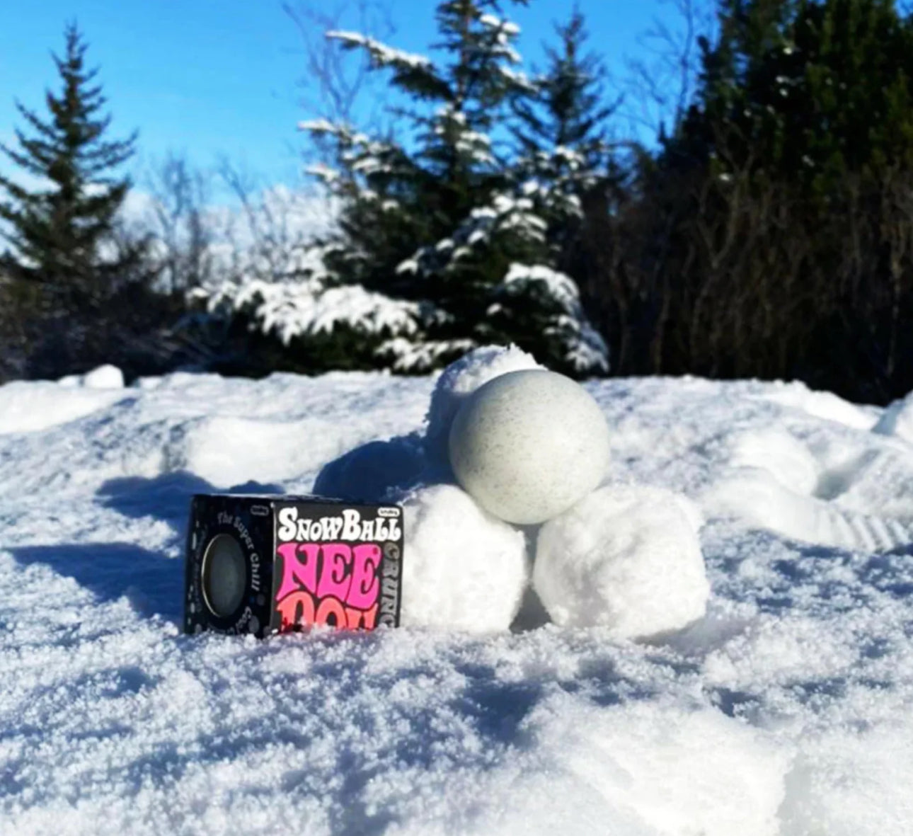 NeeDoh Snow Ball Crunch Stress Ball Sensory Fidget Toy (x1 Supplied)